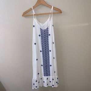 White Lace-up Mid Maxi Dress!
